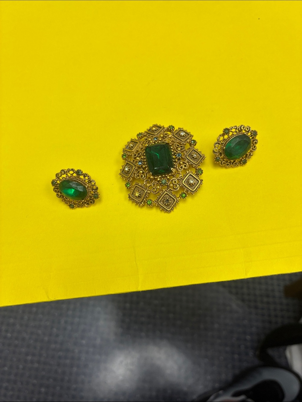 Vintage-Inspired Gold Tone Brooch and Earrings Set with Emerald Green Stones